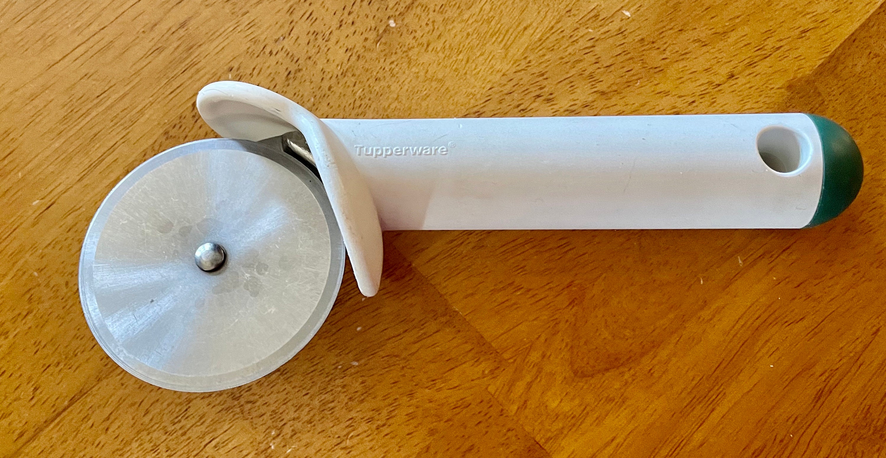 Vintage Tupperware Pizza Cutter White and Green Handle Made in Italy -   Sweden