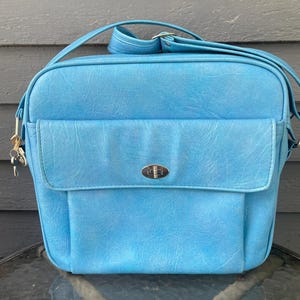 Vintage  "Preowned"Blue Samsonite Overnight bag/Train bag  with lock & Key