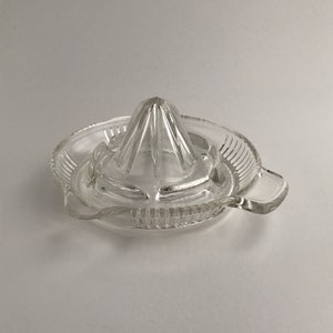 Small Ribbed Crystal Reamer with a Tab Handle