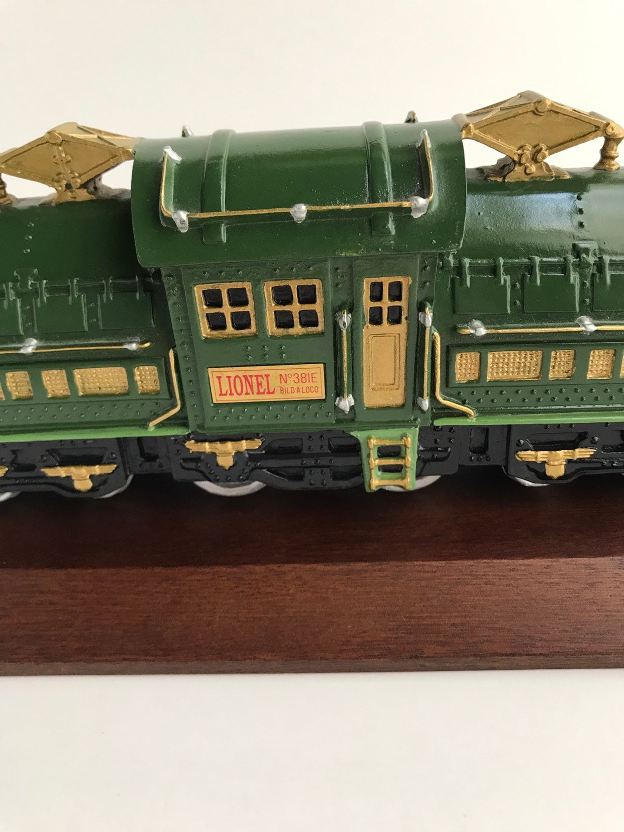 1992 Avon Lionel Train No. 381E Locomotive With Wood Display Base With ...