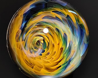 Marble vortex decor with silver and gold vapor