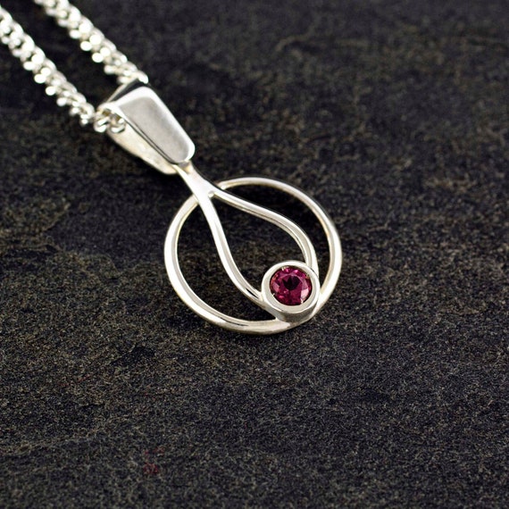 FLAMA Pendant 925 Sterling Silver with faceted Garnet natural stone. Silver chain 45 cm.