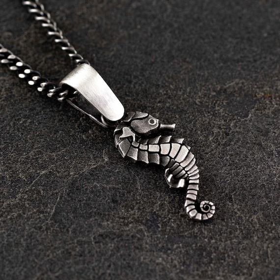 Pendant SEAHORSE made of Sterling Silver 925. Silver chain 45 cm.
