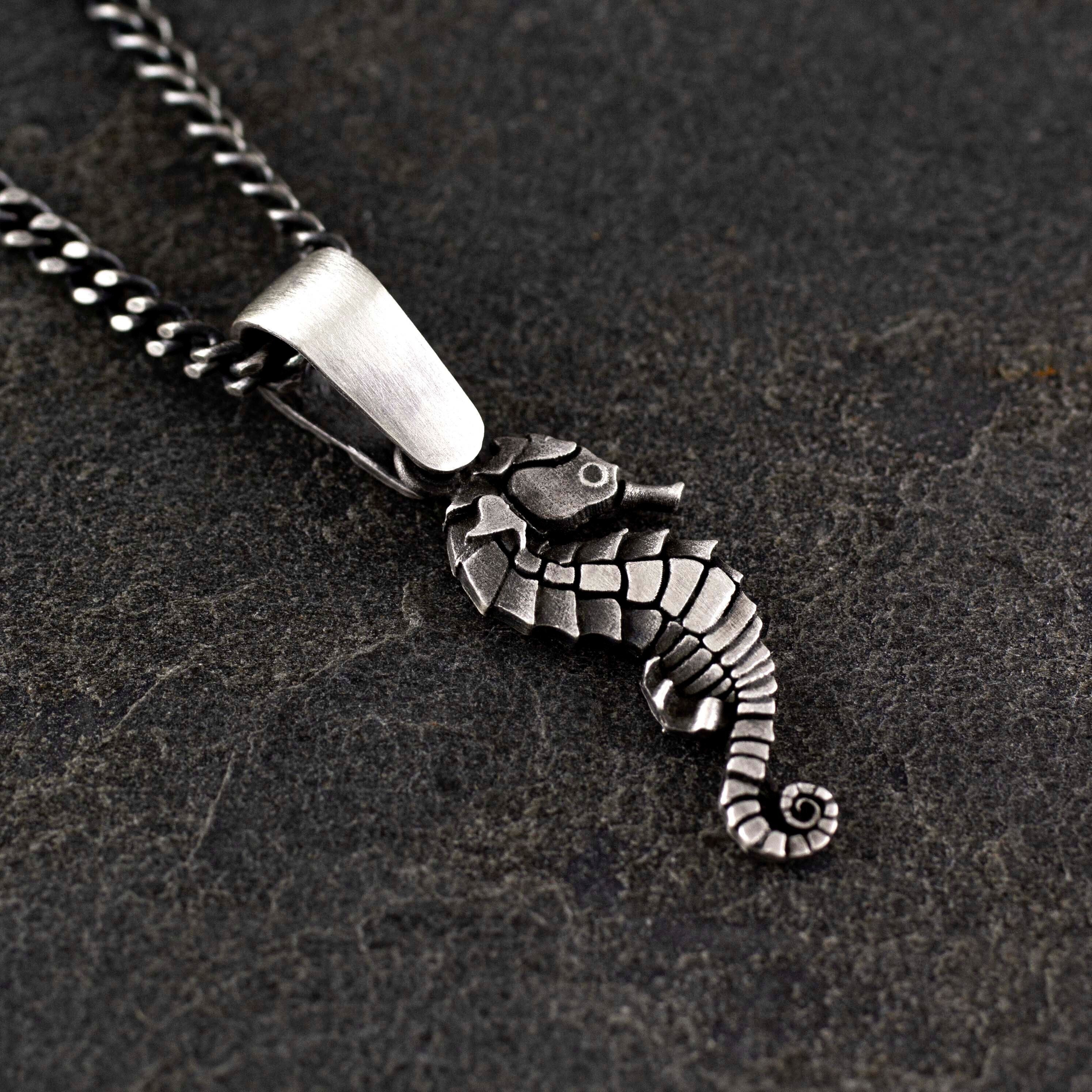 Pendant SEAHORSE made of Sterling Silver 925. Silver chain