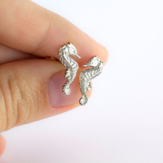 SEAHORSE earrings made of silver 925.