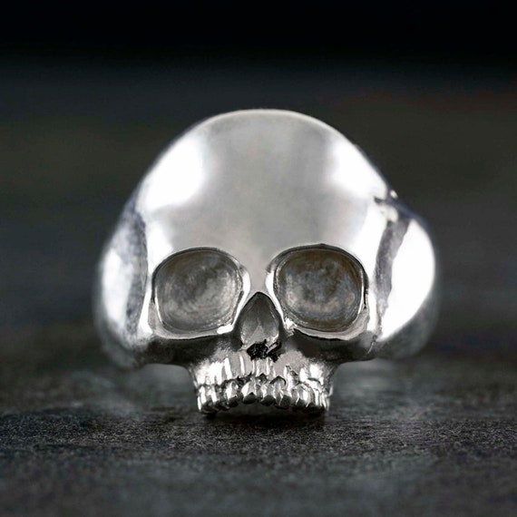 SKULL XL ring in Sterling Silver 925. bright finish.