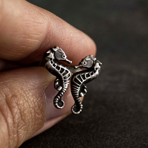 SEAHORSE earrings made of silver 925.