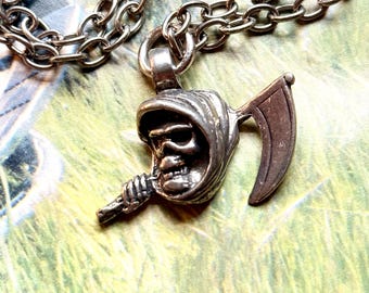 The “Deaths Grip” Vintage 90’s Charm Chain Necklace