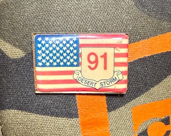 Desert Storm US Flag Vintage 1990 Lapel Pin