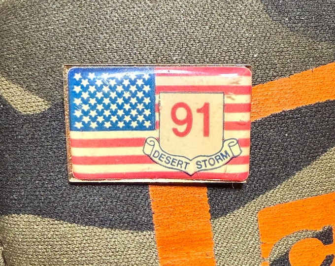 Desert Storm US Flag Vintage 1990 Lapel Pin