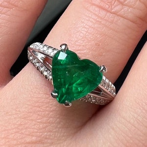 2.42 Carat Emerald Heart Ring, 18K Gold, Heart Shape Emerald, Natural Emerald, Engagement Ring, Bridal Jewelry, May Birthstone, Love Jewelry