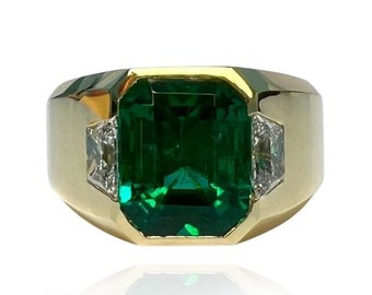 3 Carat Emerald EC Bezel Ring, 0.45 Carat E VS Diamond, 18K Yellow Gold Ring, Bezel Ring, Men's Ring, Pinky Ring, Unisex, Trapezoid Diamonds