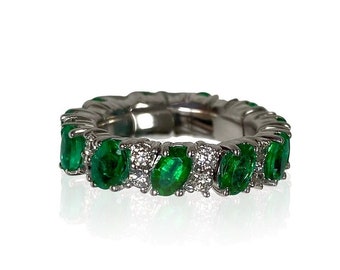 Expandable Emerald Oval Band 2.41 Carat Flexible Eternity Ring Ring Stack Flexible Jewelry Emerald Jewelry Emerald Ring Stretchable Rings