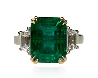 Emerald EC Ring 5.05 CT, Platinum, Emeraldcut, Emerald, Ring, Three Stone Ring, Side Stones, Emerald Ring, Fine Rings, Emerald Jewelry, Ring