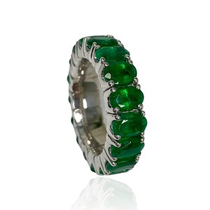 Expandable Emerald Oval Band 7.61 Carat Flexible Eternity Ring Ring Stack Flexible Jewelry Emerald Jewelry Emerald Ring Stretchable Rings