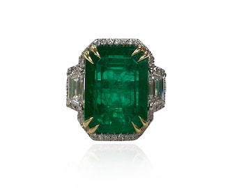 8.55 Carat Emerald Halo Three Stone Ring Intense Green May Birthstone 18k Yellow Gold Wedding Rings