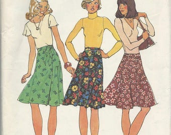 6700 Simplicity Sewing Pattern Front Wrap or Back Zipper Flared Skirt Size 12 Vintage 1970s