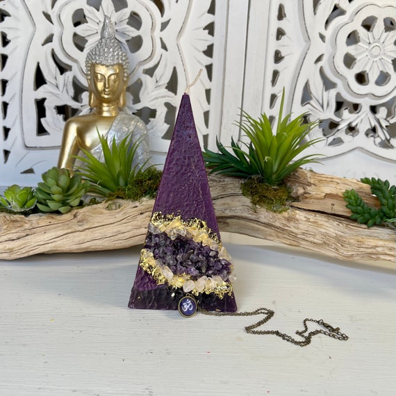 Sahasrara - Crown Chakra Pyramid Candle - Purple