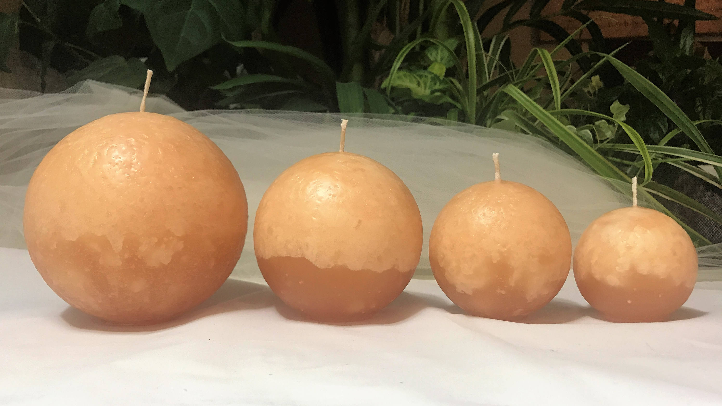 Set of 4 Beige Sphere (Ball) Candles
