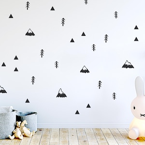 Adesivi murali in stile scandinavo per camerette e bambini, adesivi murali con motivi boschivi, decorazioni murali per la sala giochi con montagne, alberi e triangoli