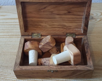 Olive wood and Cork stopper for bottles/bottles