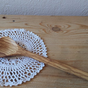 CUCCHIAIO MESTOLO in legno di ULIVO a forma di cuore, fatto a mano, con incisione personalizzata