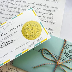Carta personalizada del conejito de Pascua - Certificado opcional de "buen huevo" y tarjetas con pistas para la búsqueda de huevos - Regalo de recuerdo personalizado - Relleno de cesta