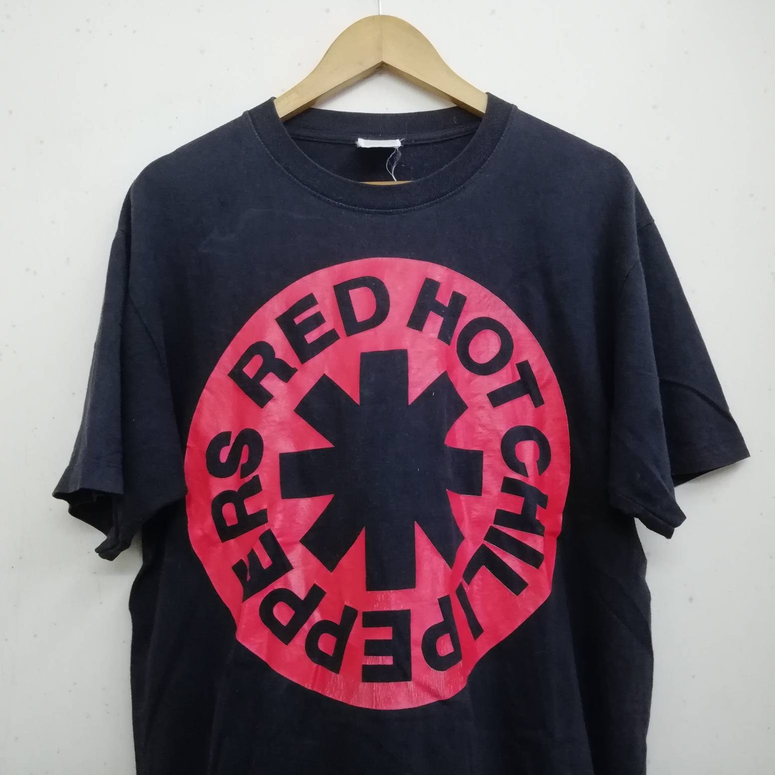 Vintage 90s Bootleg Red Hot Chili Peppers Band Tshirt Size L/tour 