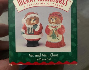Adorno de recuerdo Hallmark de 1996, Osos de Papá Noel y Sra. Claus - Miniaturas navideñas