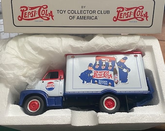 First Gear Pepsi Cola C-600 Straight Truck 1/34 Scale NEW