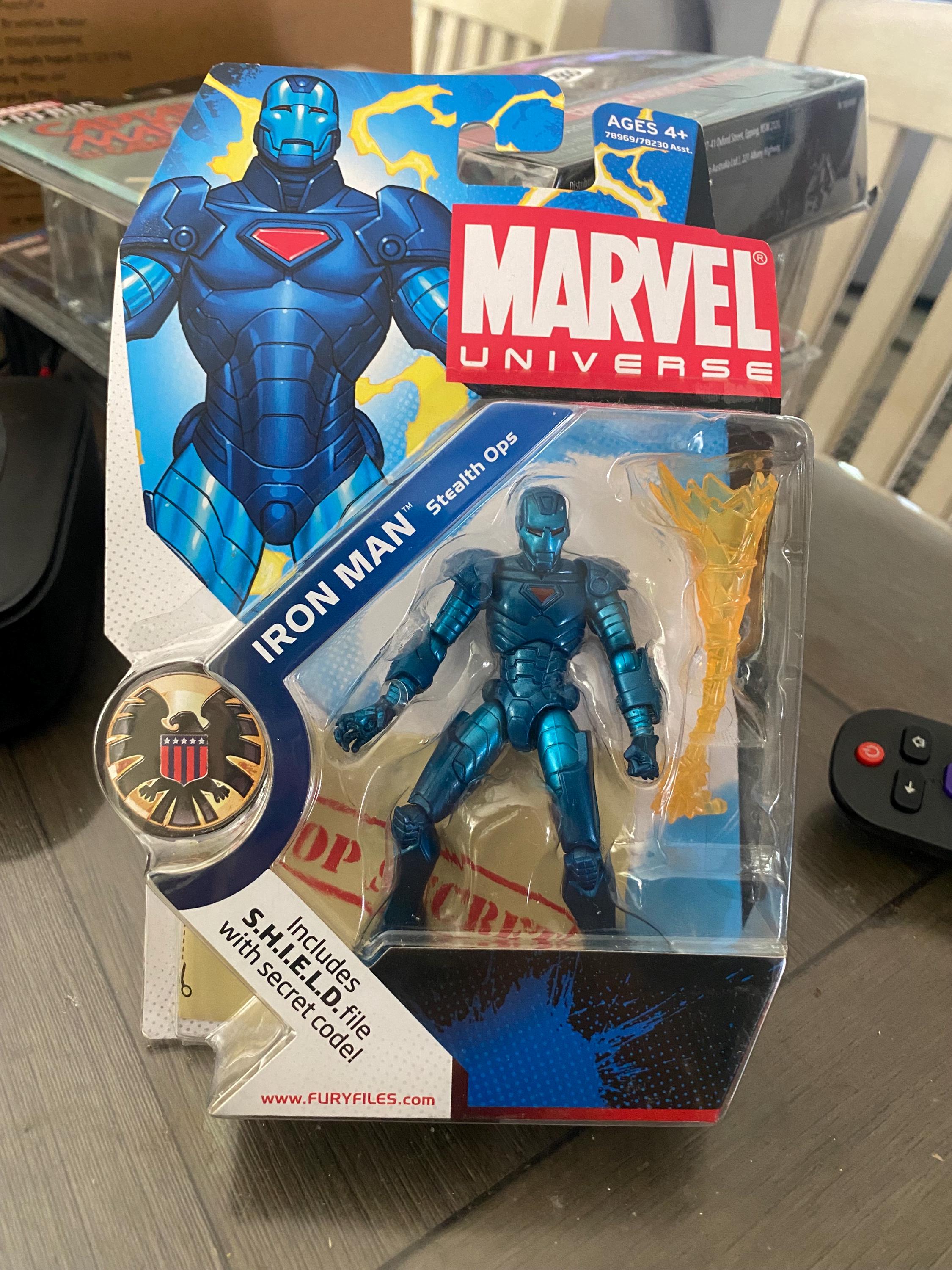 Marvel Universe Iron Man 3.75\