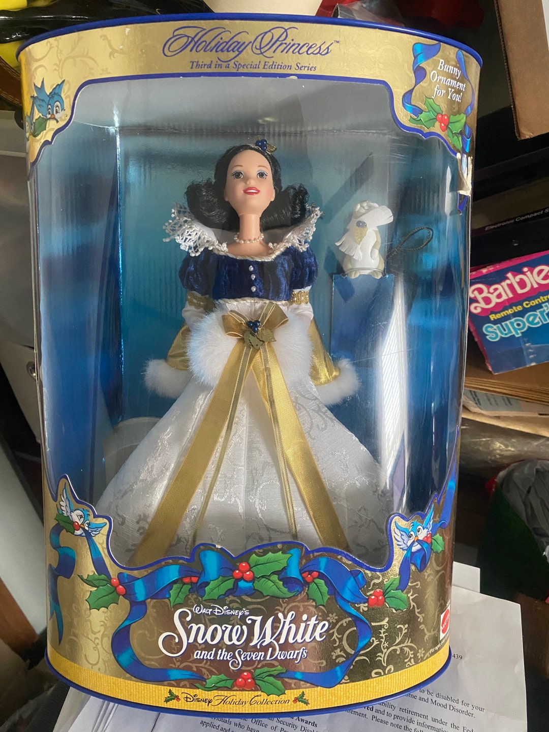 ディズニー　クリスマス　フィギュア　1998 Disney Holiday Princess Snow White Barbie Doll Mattel 1998 Nib-jf