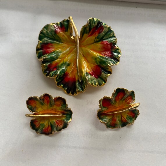 Vintage Goldtone Enamel Fall Leaf Brooch & Matchi… - image 1