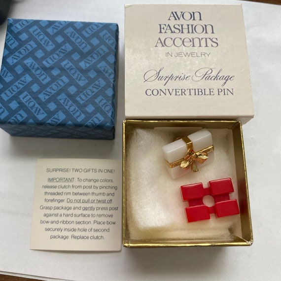 NIB Vintage Avon Christmas Surprise Package Conve… - image 1