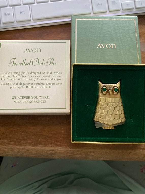 NIB Boxed Vintage Avon Green Eyed Jewelled Owl Pi… - image 1