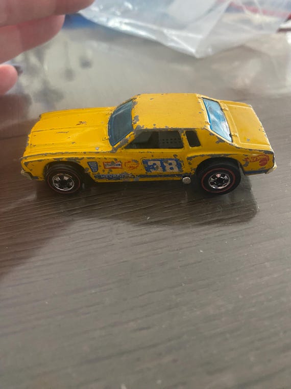 1974年式 レッドライン ホットウィール シボレー モンテカルロ