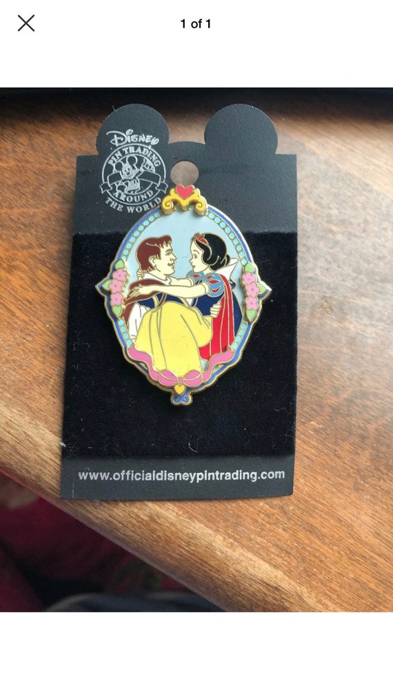 2003 Snow White & Prince In Frame Disney Trading P