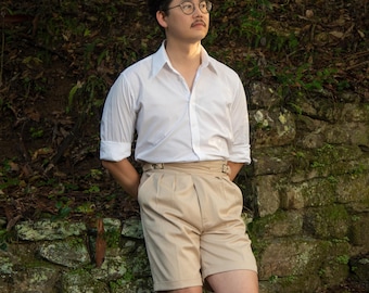 Herren 1940er Jahre Gurkha Shorts in Stone | Vintage-Stil Herrenmode | Die Näherin von Bloomsbury