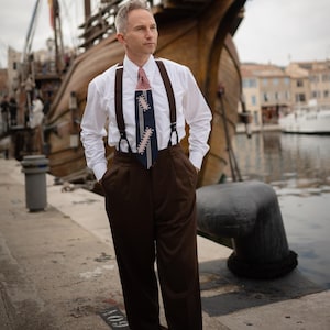 Pantalones de pinzas estilo Hollywood de los años 50 para hombre en marrón (con tirantes complementarios) / The Seamstress of Bloomsbury imagen 6
