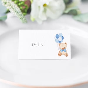 Marque-places bleus « On a hâte d'attendre » | Noms de table pour baby shower | Marque-places ours en peluche bleus