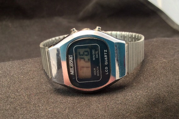 nelsonic lcd quartz watch