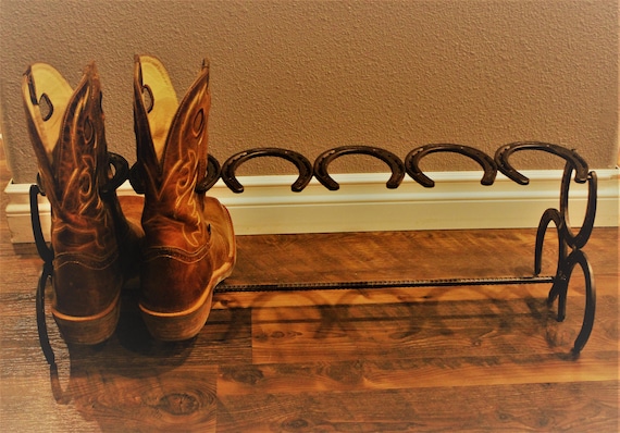 3 pair Repurposed Horse Shoe Cowboy Boot Rack Holder Huis & Wonen Opbergen & Organisatie Schoenen opbergen Holds 3 pairs Authentic Horseshoes 