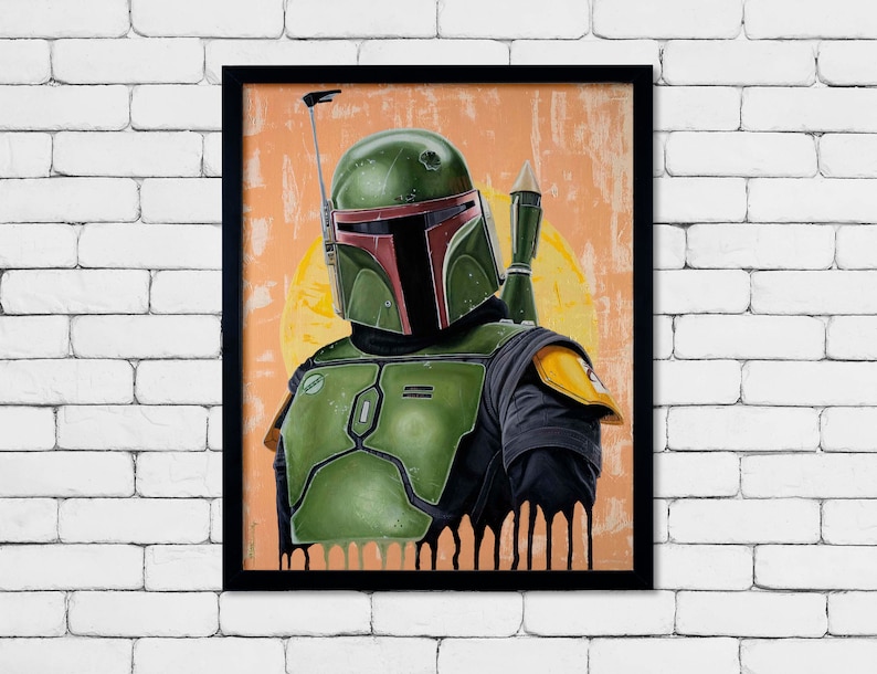 Op de afbeelding: Een schilderij van een groen en zwart Star Wars Boba Fett-personage met een gele schouderbeschermer. De achtergrond is vervaagd oranje en geel.