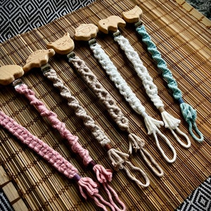 Macrame pacifier clip - Birth gift