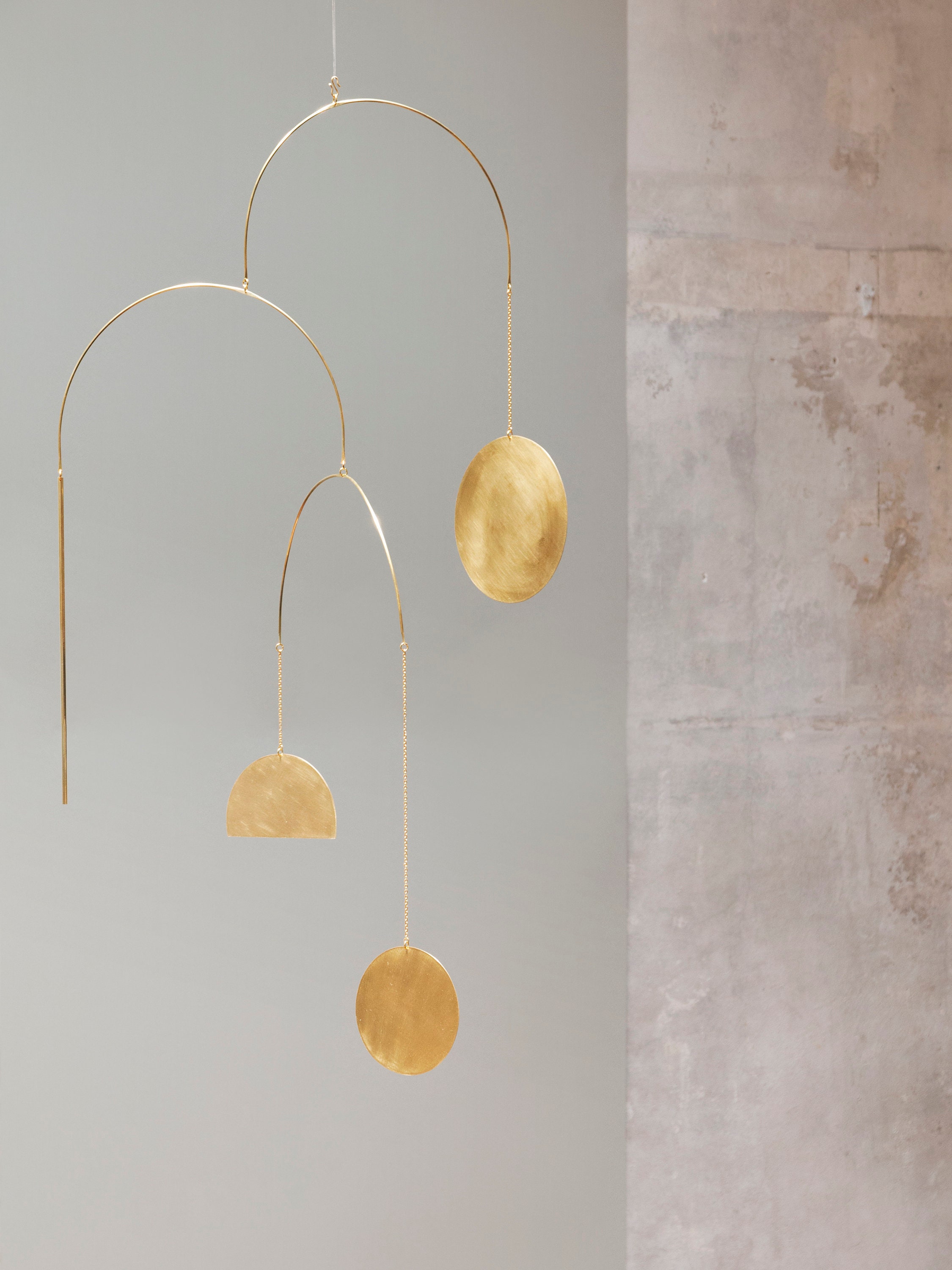 Mobile Cinétique Plain Brass en Laiton Fait à La Main, Pour Une Décoration d'intérieur Minimaliste e