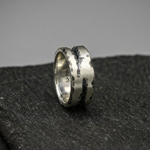 Silver crack ring, fracture band, brutalist style