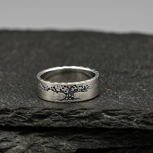 Silver tree of life ring