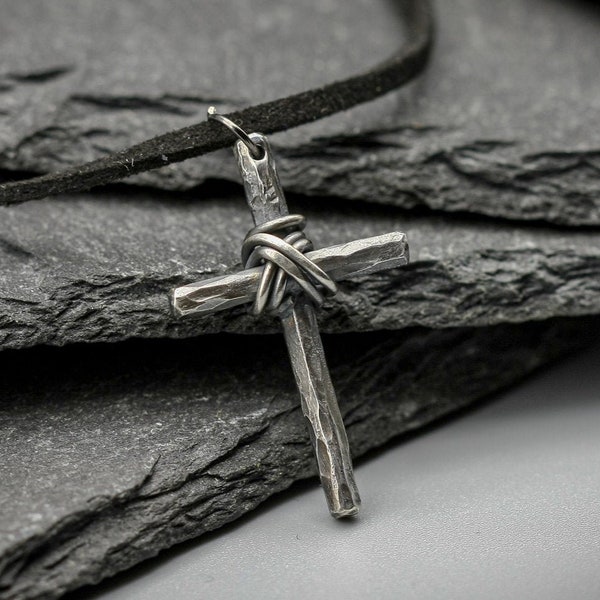 Pendentif croix en argent sterling, bijoux chrétiens simples