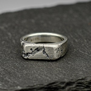 Rough fracture brutalist style band, silver signet ring 8 mm ring top width