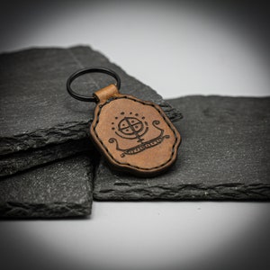 Chaveiro Viking Drakkar em couro, personalizado.